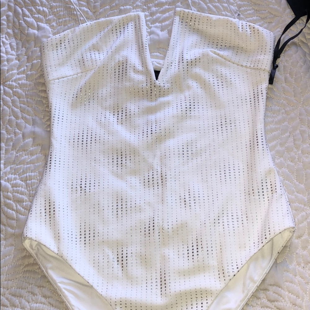 h:ours Tris Bodysuit in White